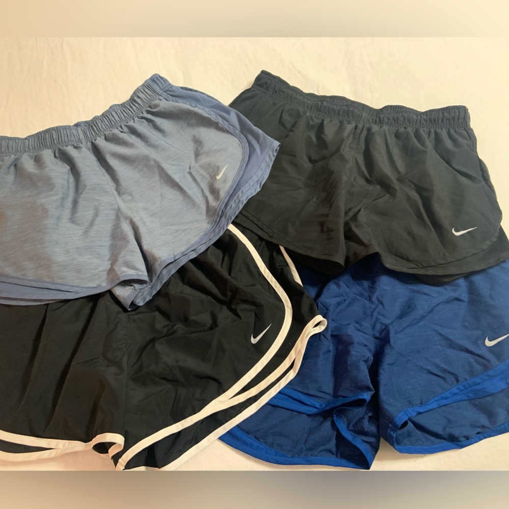 Nike tempo running shorts lot, Women’s large